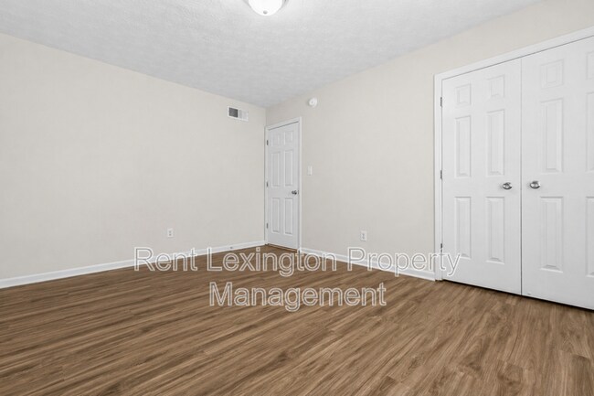 Building Photo - 3330 Tisdale Dr