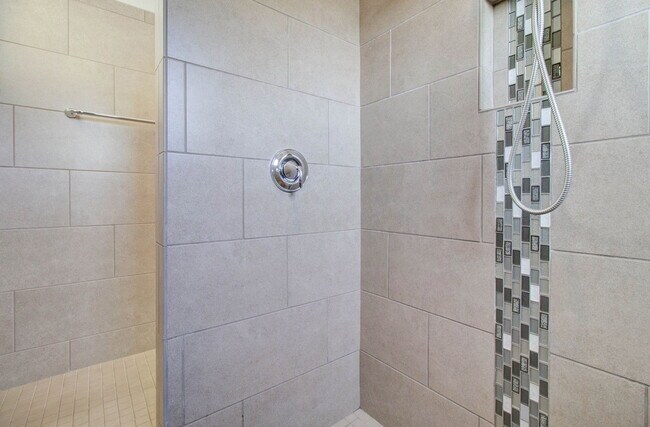 Building Photo - 4617 E Walter Way