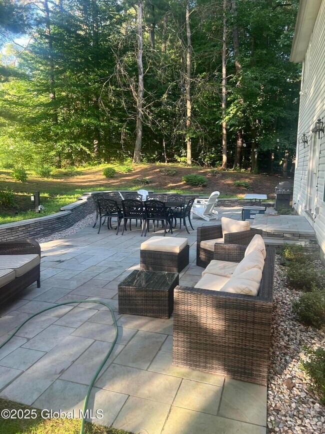 Building Photo - 88 Cobble Hill Dr