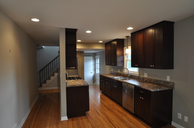 Building Photo - 5000 Vincent Ave S