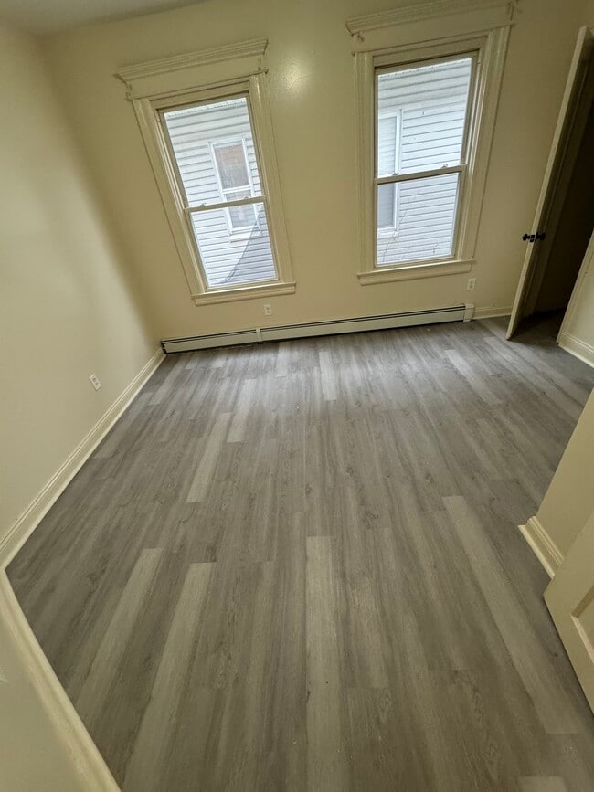 Building Photo - 304 Shelton Ave