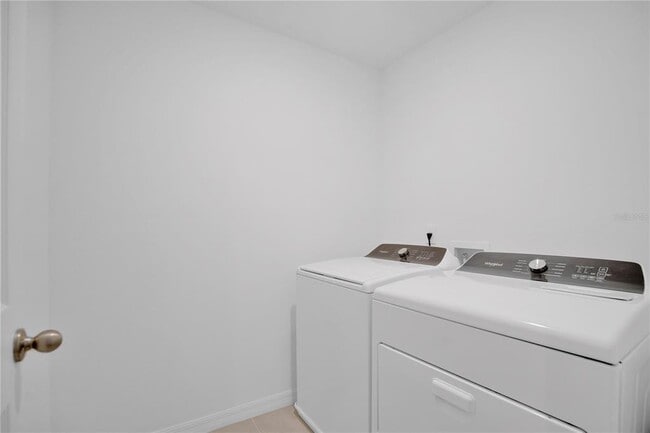 Building Photo - 2026 Crape Jasmine Ln