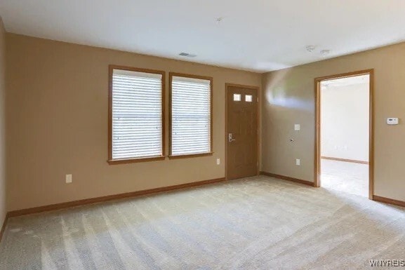 Building Photo - 1013 Deer Lakes Dr