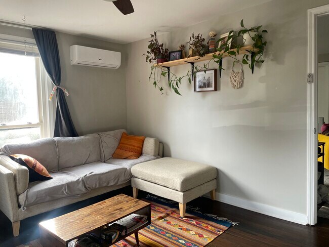 Living Room leads to Flex Room - 520 Commonwealth St