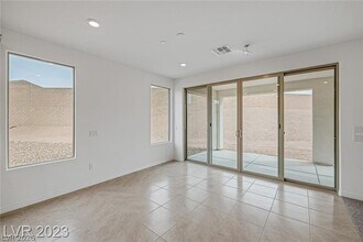 Building Photo - 10 Sun Lily Ln