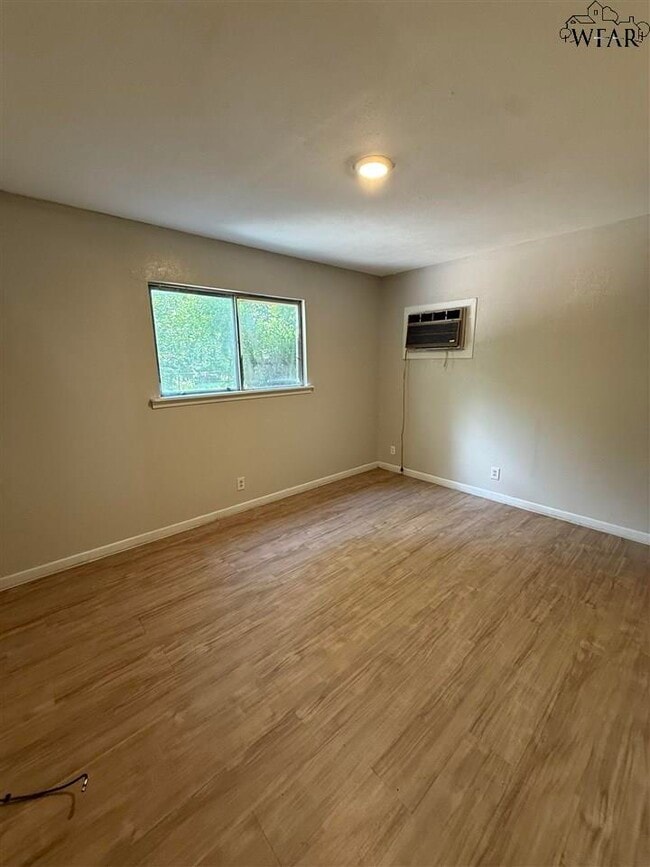 Building Photo - 4609 Meadow Lake Dr