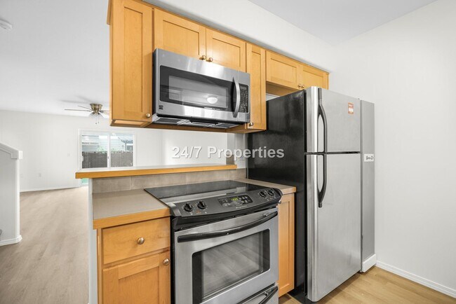 Building Photo - Enticing 3 Bed 1.5 Bath home in NE Salem!