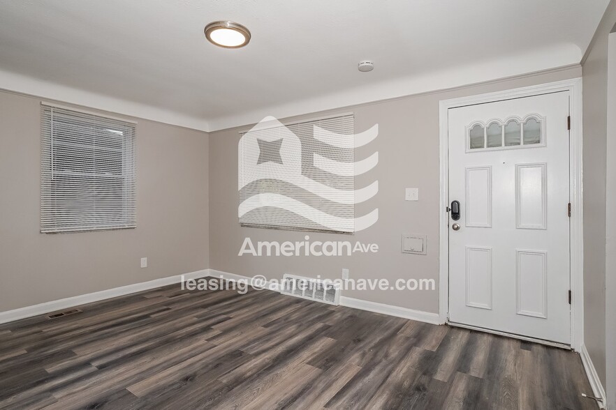 Building Photo - 3879 E 154th St