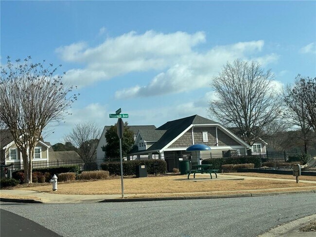 Building Photo - 303 Barberry Pl