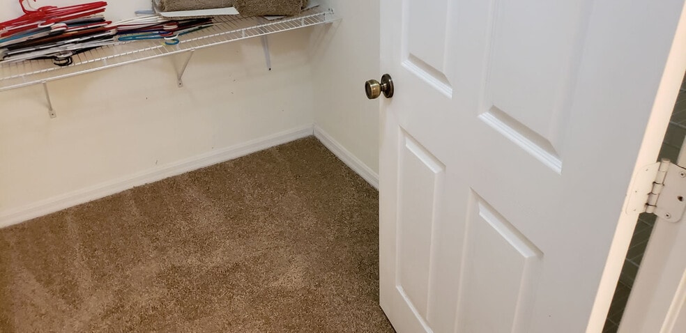 Building Photo - 12330 Notting Hill Ln