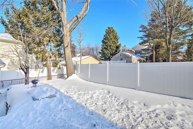 Building Photo - 17 Pidge Ave