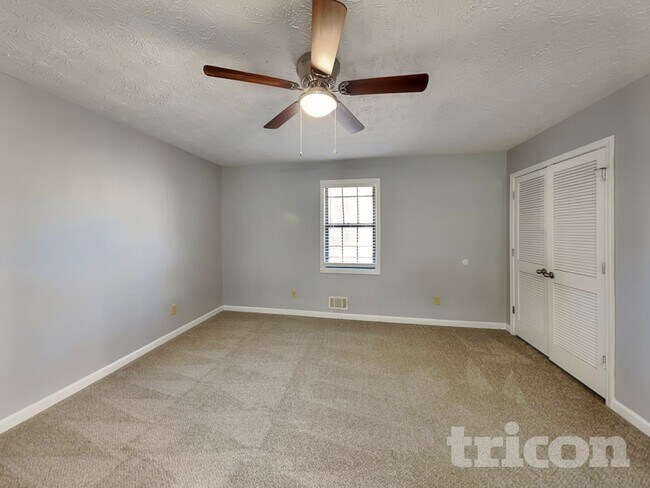 Building Photo - 135 Stephens Dr
