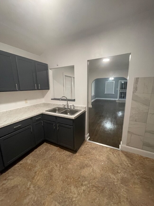 Building Photo - 4235 Vermont St