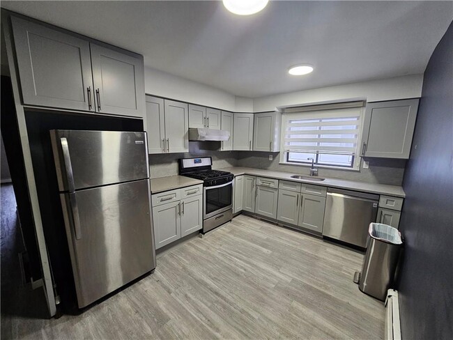 Primary Photo - 446 Clifton Ave