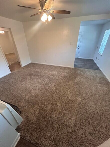 Building Photo - 718 Sunny Ln