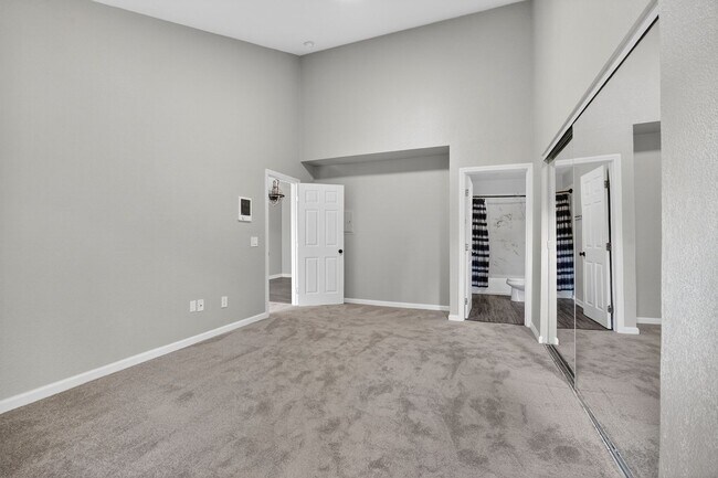 Building Photo - Upgraded 1 Bedroom Unit with Spacious Bedroom!