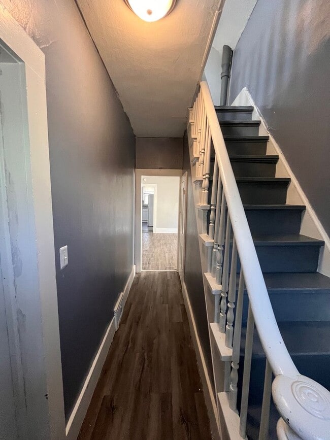 Building Photo - 3 Bedroom 1 Bath House in Davenport!
