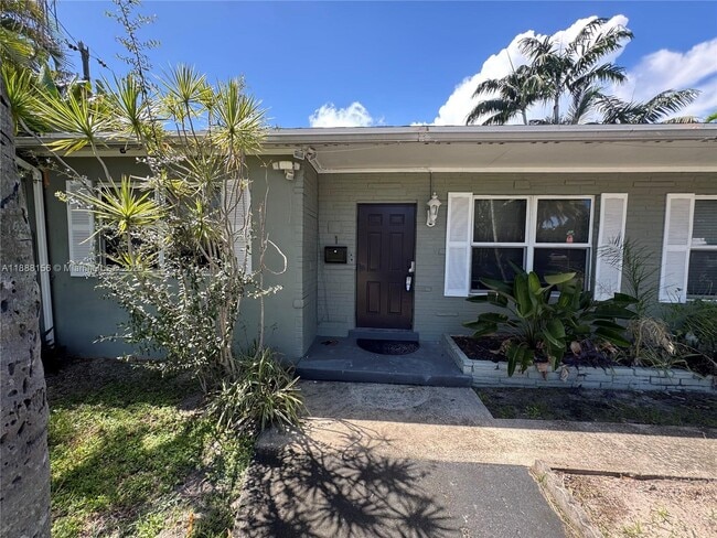 Primary Photo - 630 NE 15th Ct