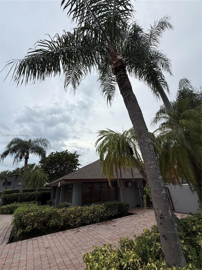 Building Photo - 7429 SW 152nd Ave