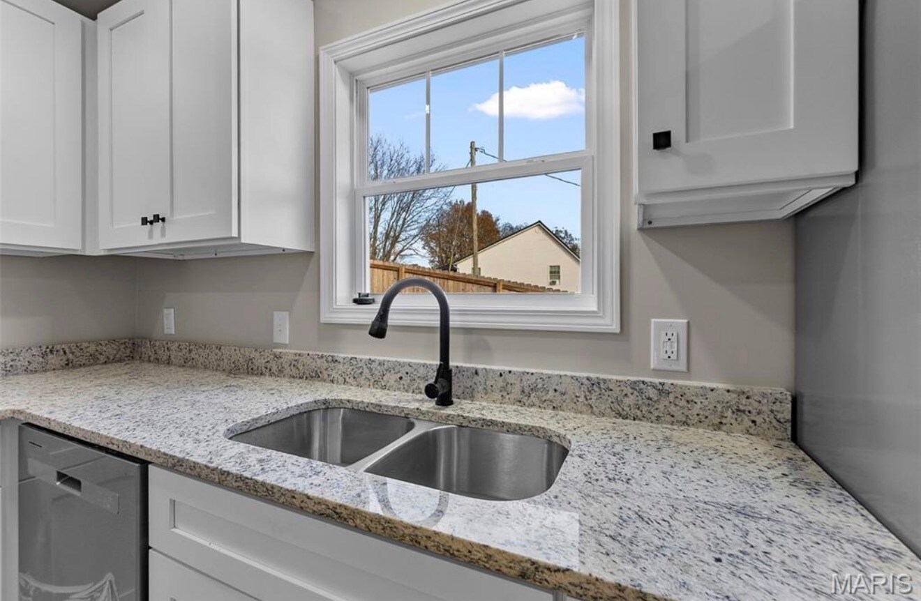 Building Photo - 231 Cedar Cir