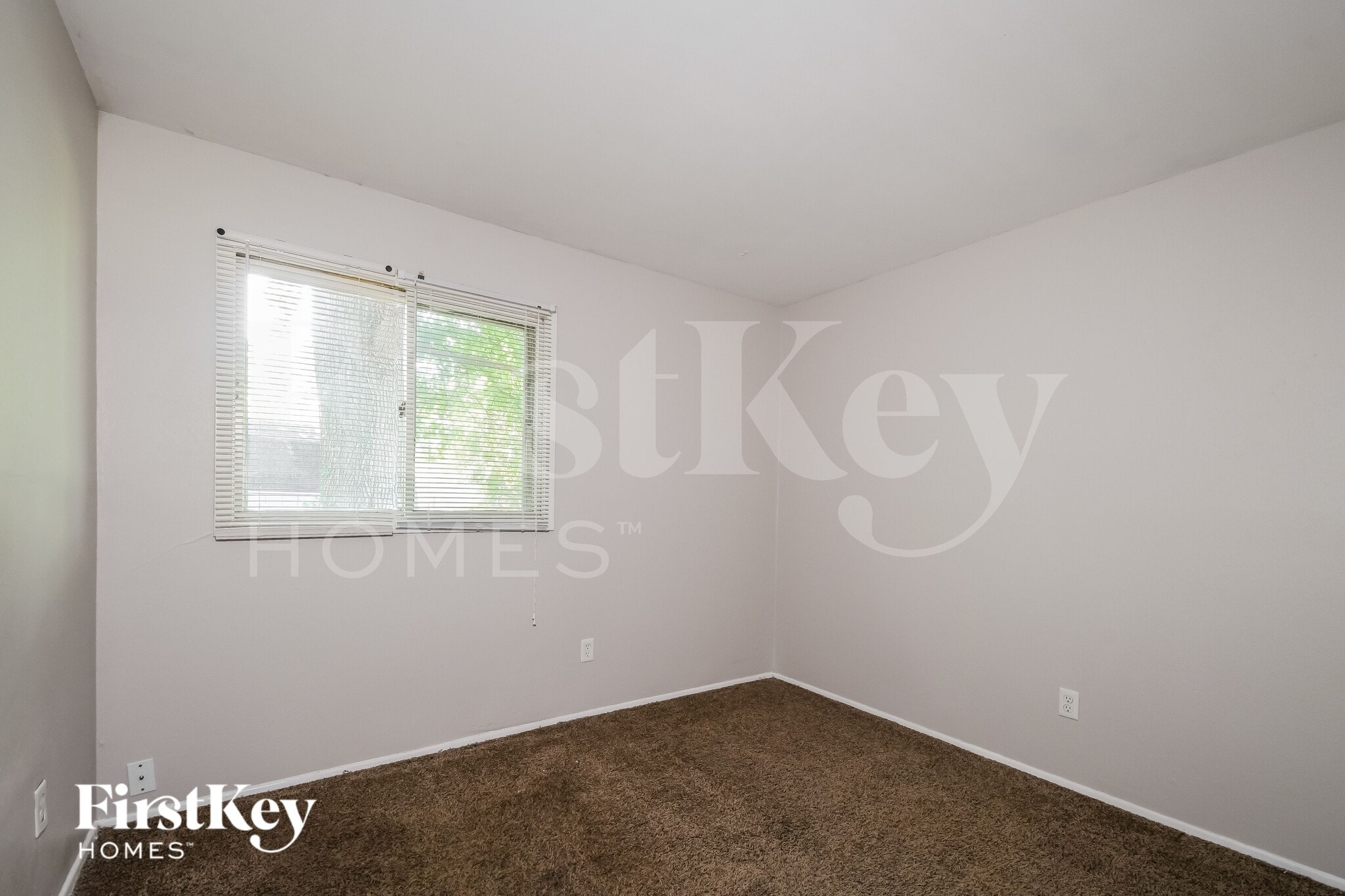 Building Photo - 3120 Durwood Dr