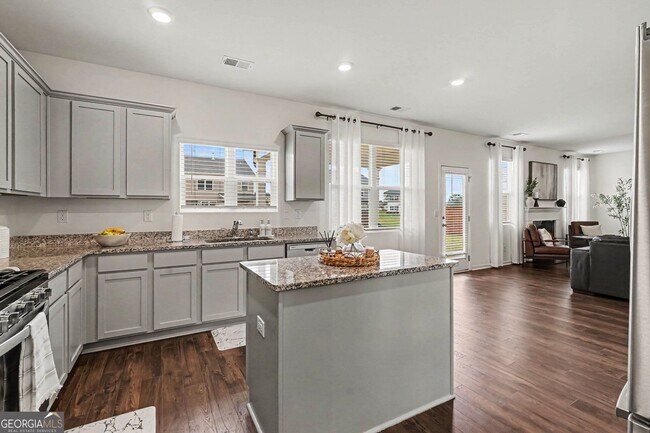 Building Photo - 265 Daurian Dr