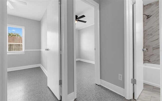 Building Photo - 1651 Palm Leaf Dr