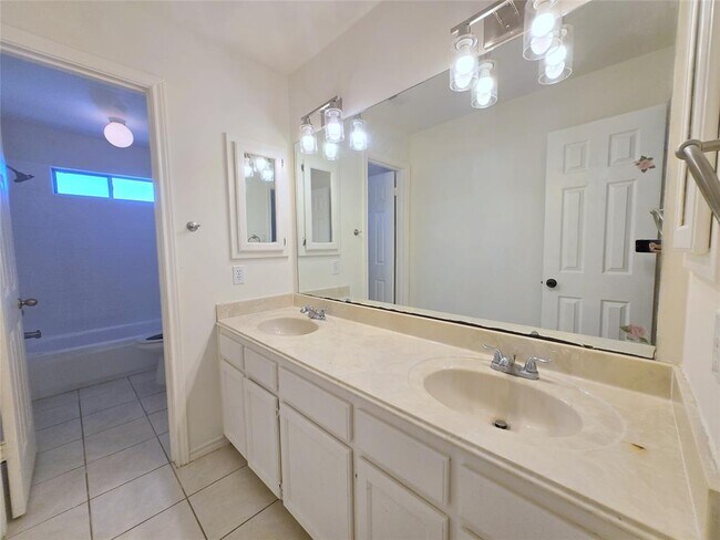 Building Photo - 6415 Taimer Ct