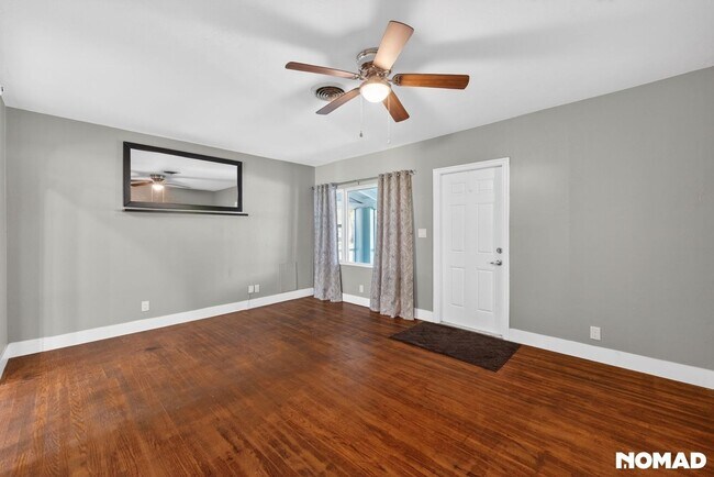 Building Photo - Charming Oakland Park 2BR House - Rent Includes Internet & Water