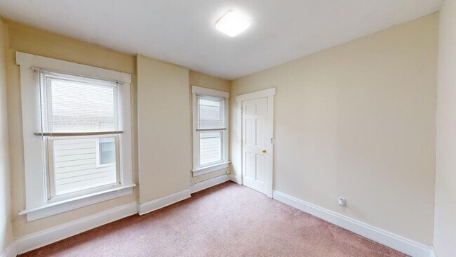Building Photo - 181-183 East 13th Ave