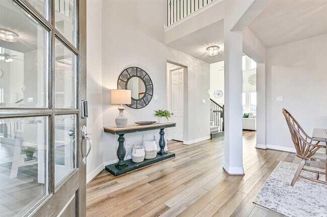 Building Photo - 3103 Flora Manor Dr