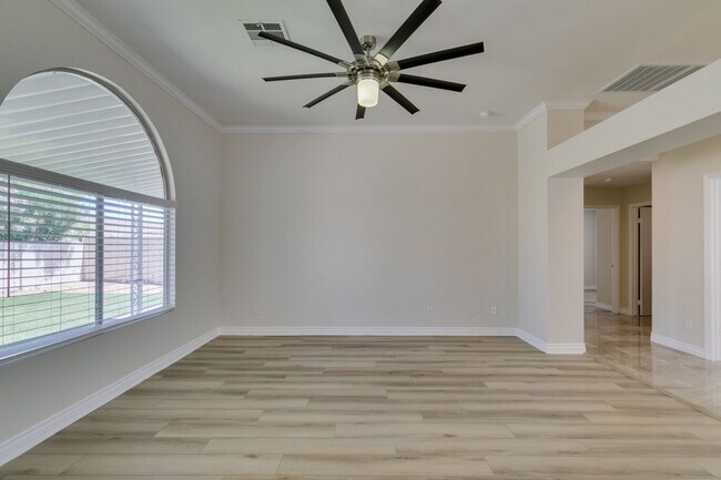 Building Photo - 434 Viewmont Dr