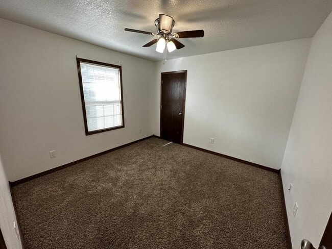 Building Photo - 822 15th St