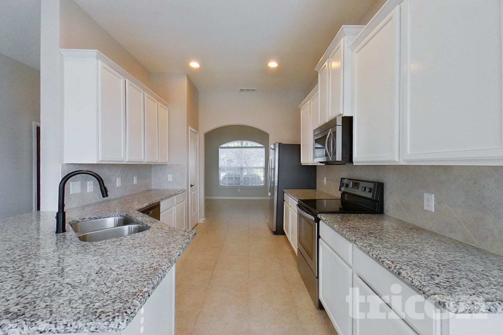 Building Photo - 616 Meadow Springs Dr