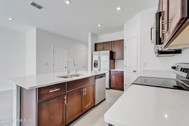 Building Photo - 13115 Annie’s Walk Dr