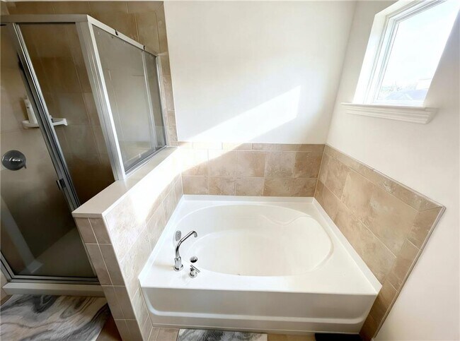 Building Photo - 602 Lofty Ln