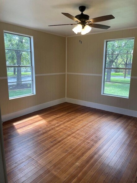 Building Photo - 422 S Orange St