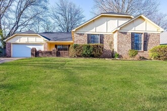 Building Photo - 6994 Oakland Chase