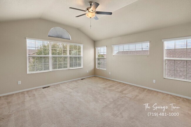 Building Photo - SPACIOUS SIX (6!!!) BD HOME IN LORSON RANCH!