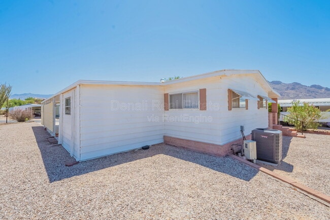 Building Photo - 10675 N Kilimanjaro Ave