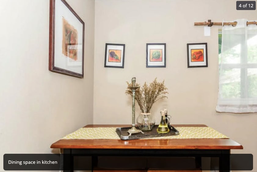 Small breakfast nook. - 815 Gunter St