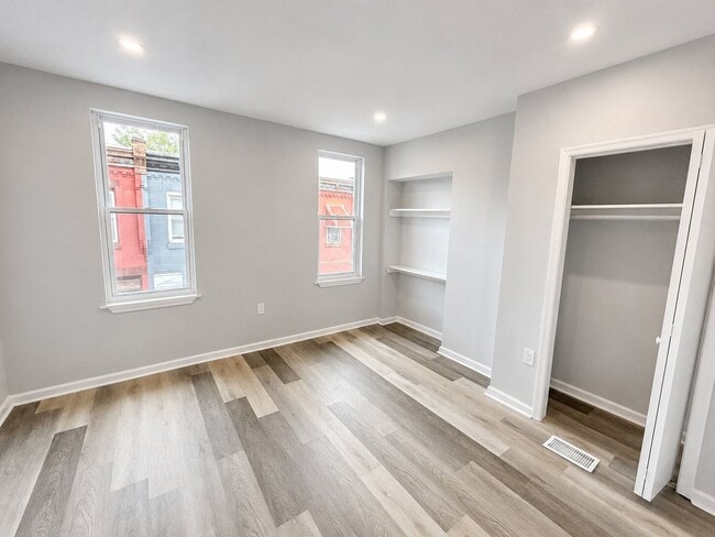 Building Photo - Spacious 3BR Rental with Central Air & Private Yard