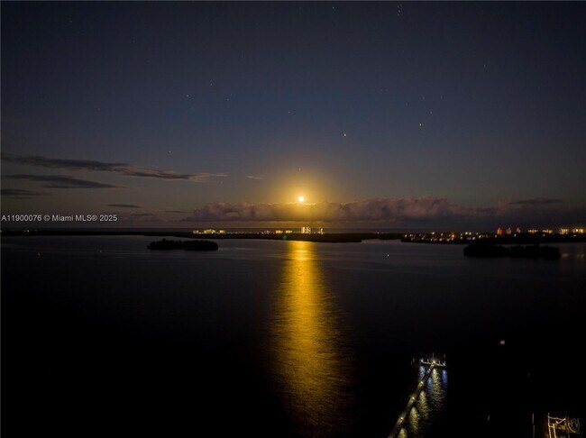 Building Photo - 474 Peninsula Dr