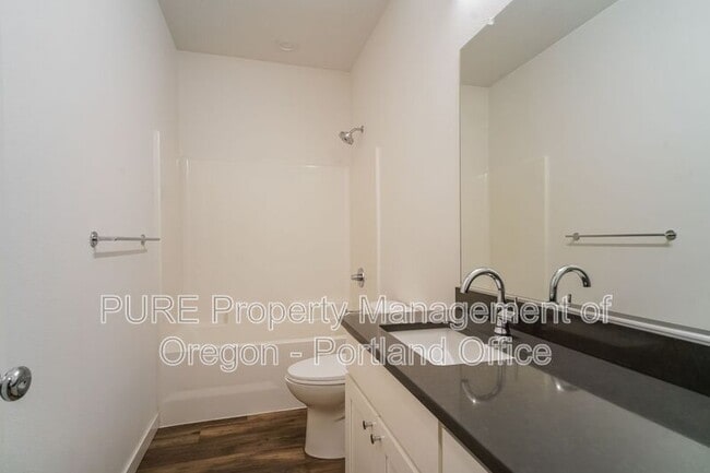 Building Photo - 995 SE Olive Way