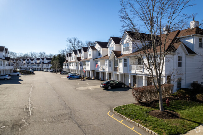 Building Photo - Willow Walk Condos