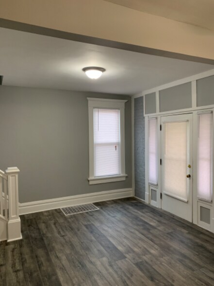 Building Photo - 58 S Central Ave