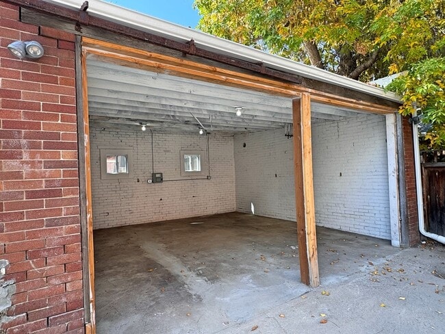 Building Photo - 3250 Meade St