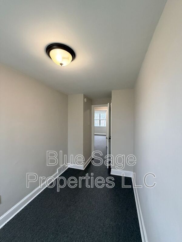 Building Photo - 2345 Bond Ave