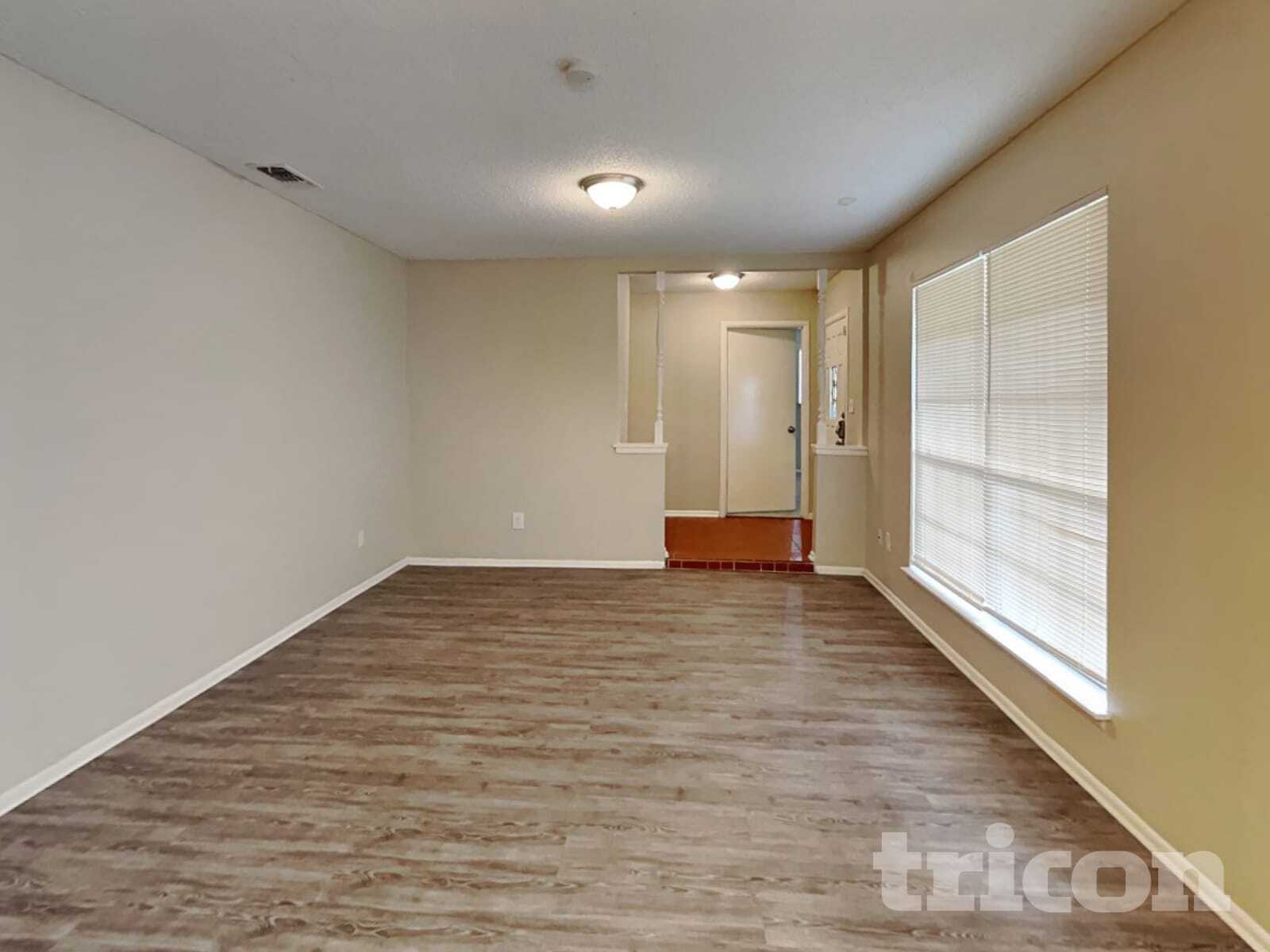 Building Photo - 13622 Oak Breeze