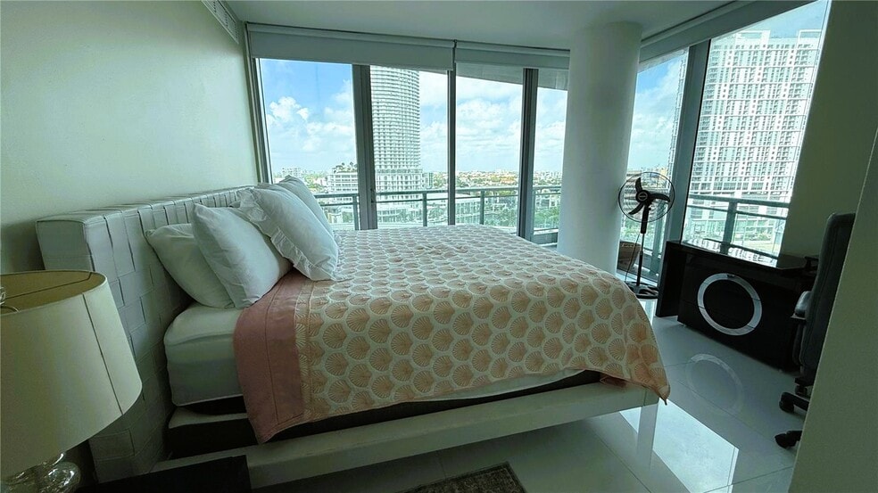 Building Photo - 92 SW 3rd St